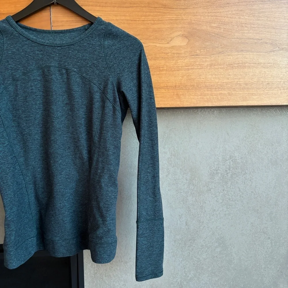 Lululemon Cypress Kiss Long Sleeve, Size 6